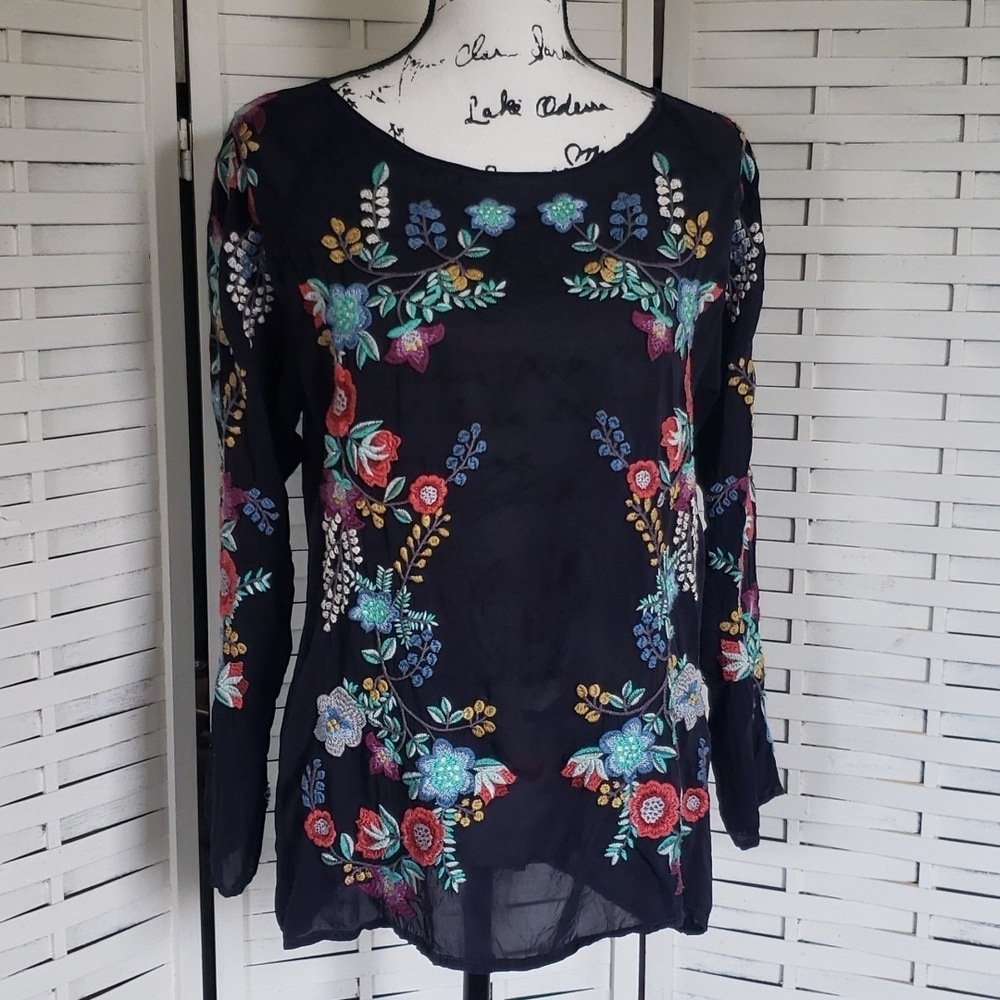 Johnny Was navy blue long sleeve 100% rayon crew neck women tunic top si…
